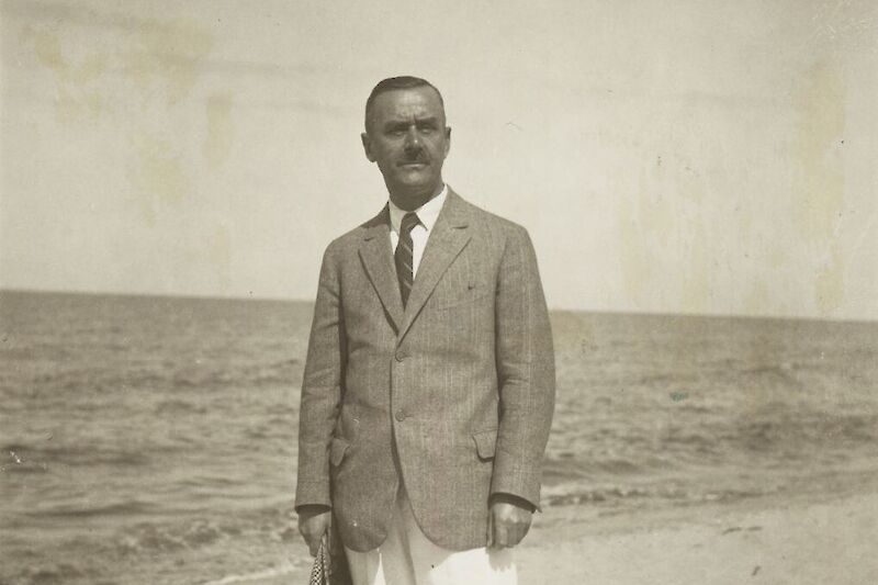 Thomas Mann am Strand in Nidden © ETH-Bibliothek Zürich, Thomas-Mann-Archiv / Fotograf: Fritz Krauskopf / TMA_0186.